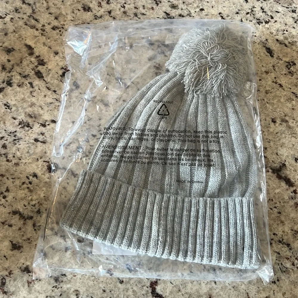 New - Michael Kors Grey Beanie with Pom-Pom - Picture 4 of 4